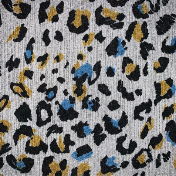 Women’s S CHARMING CHARLIE Multicolored Cheetah Print S/S Twist Career Shirt NEW - Picture 10 of 10